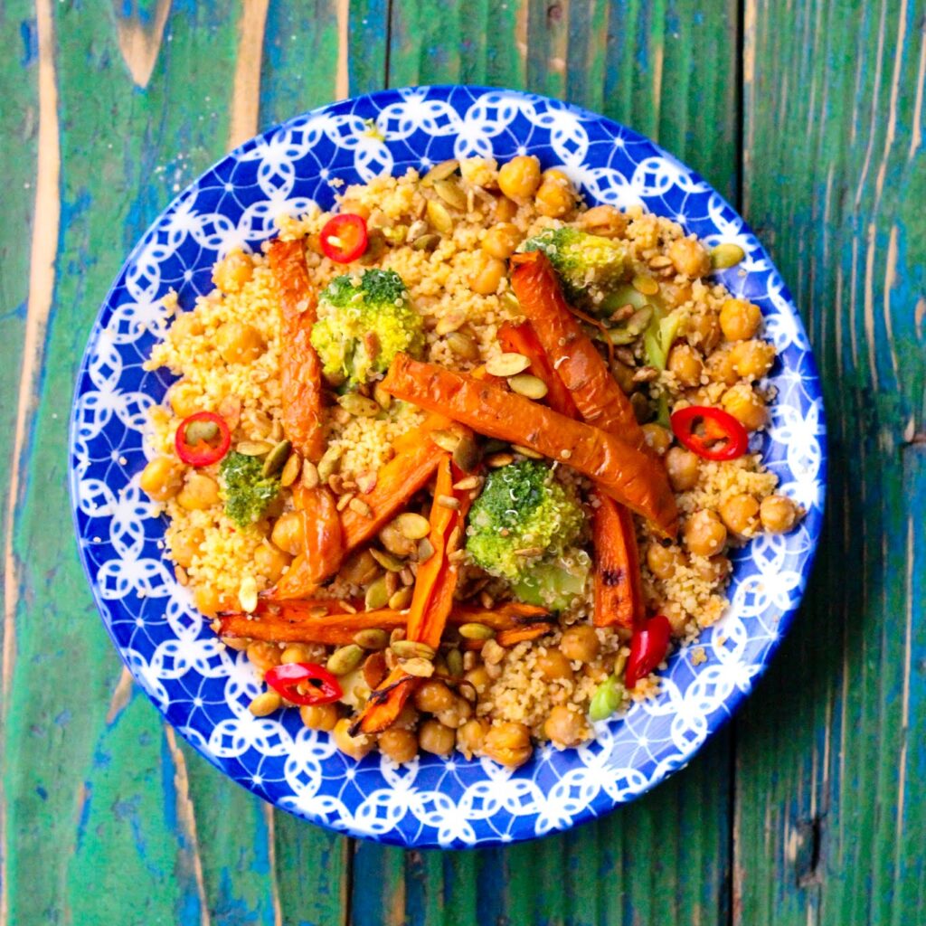 Couscous met kikkererwten en geroosterde groente